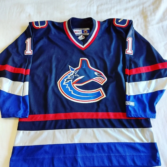 CCM Vancouver Canucks Luongo Jersey XL - Picture 2 of 2